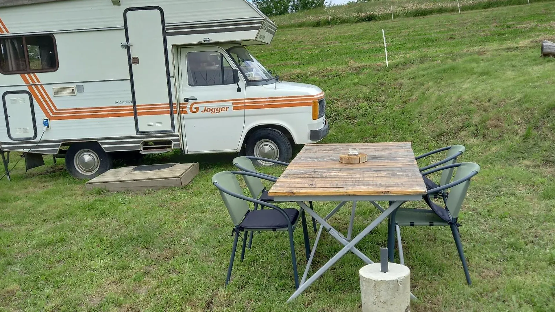 Campsite Camping Car Vintage Saint-Barthelemy-le-Plain France
