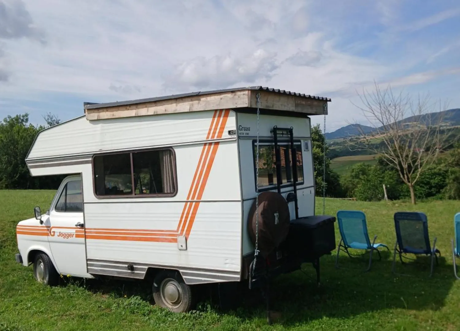 Camping Car Vintage Saint-Barthelemy-le-Plain Campsite