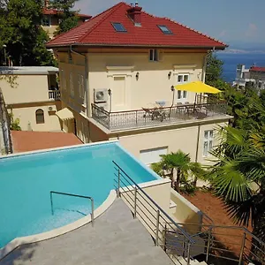 https://apartments-villa-atta.in-istria.net